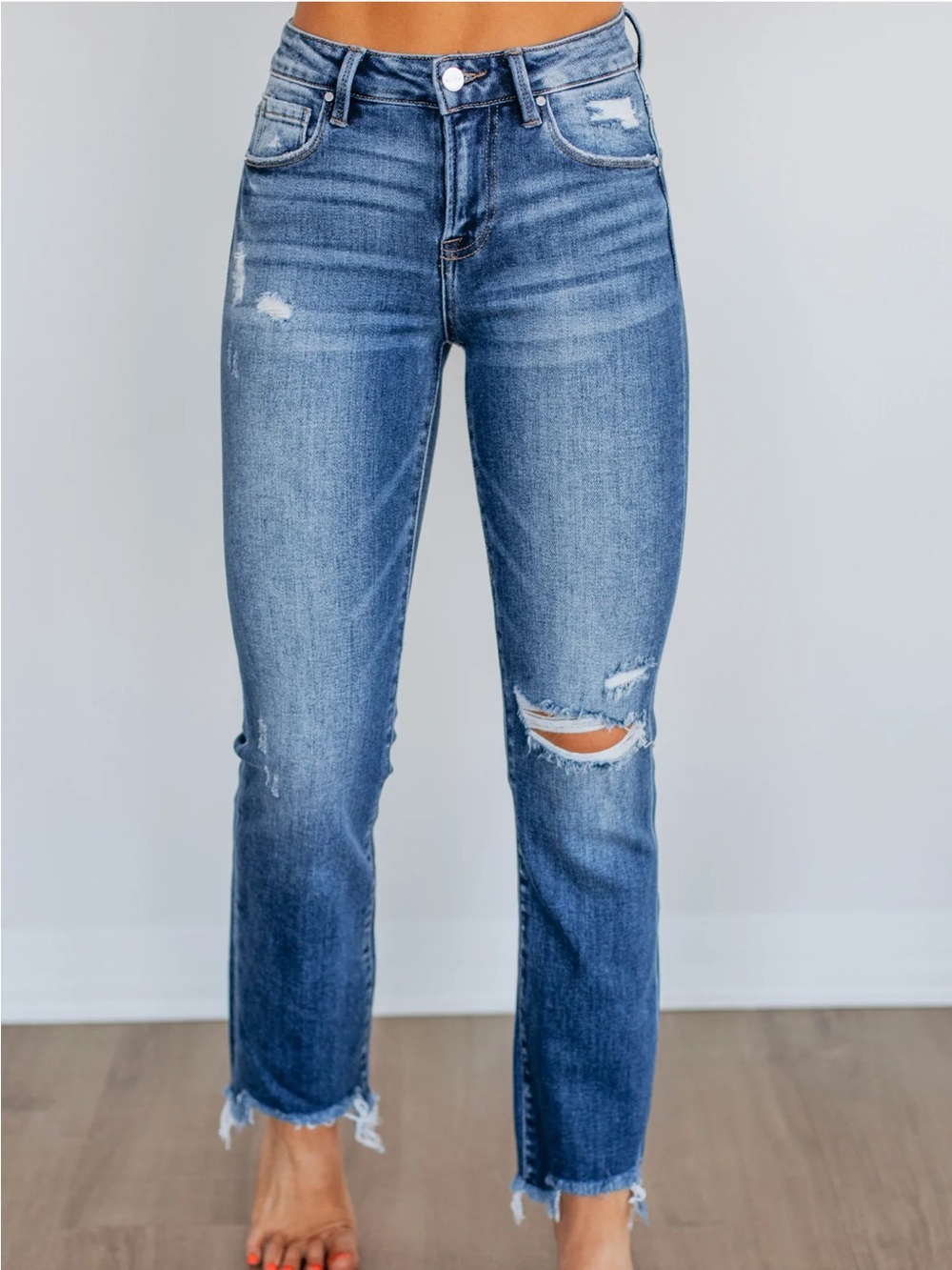 Women’s Risen Dark Wash High Rise Straight Leg Jeans‎